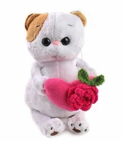 Кошка Ли-Ли с розовым сердечком