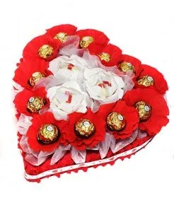 Сердце из конфет